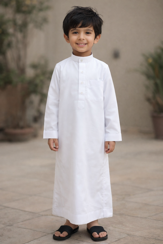 Saudi kids Thobe