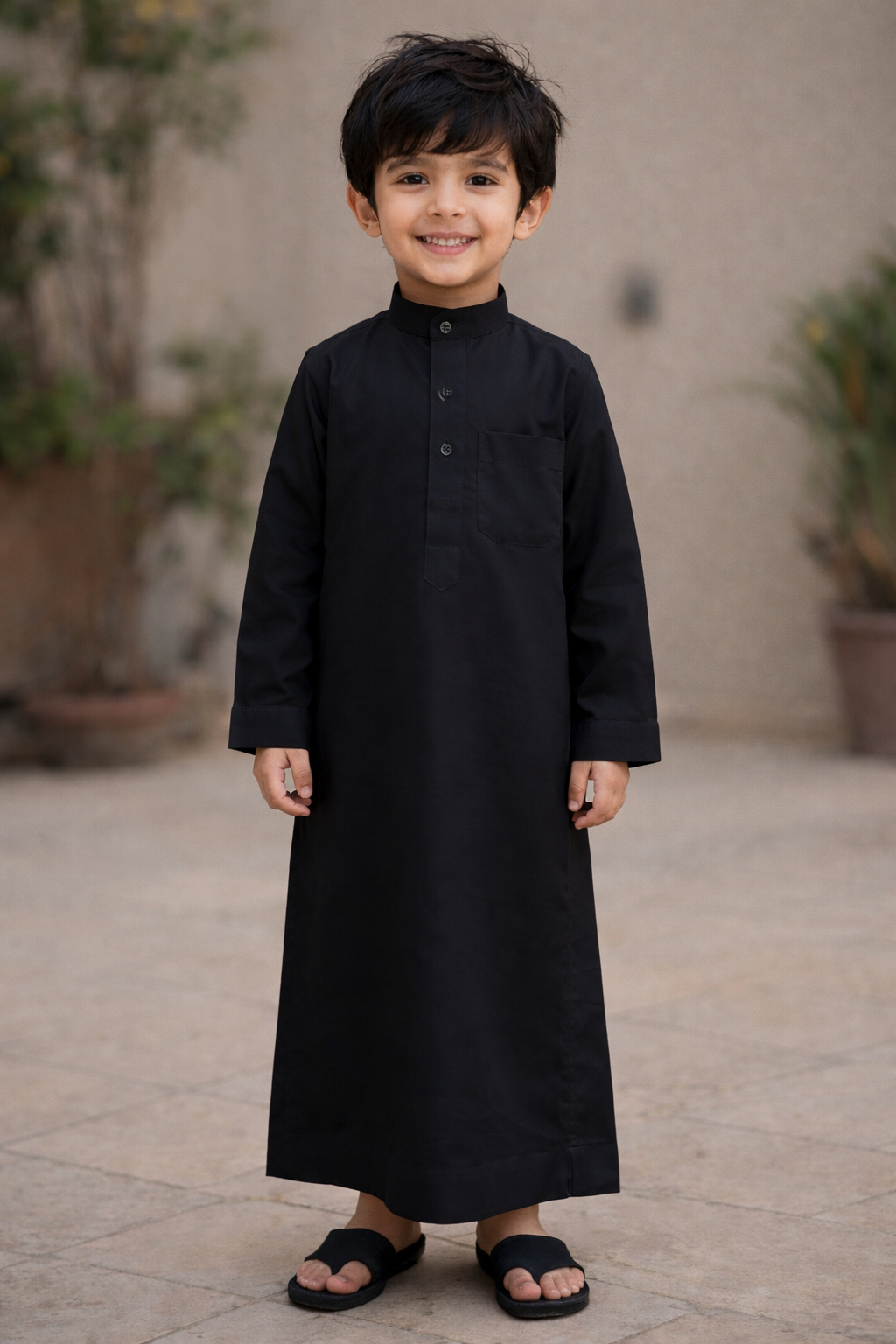 Saudi kids Thobe